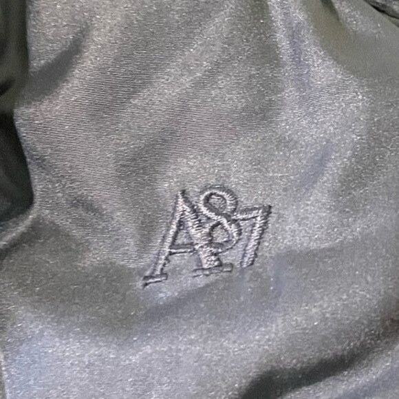 Aeropostale · Medium Junior · Quilted Puffy Vest · Plaid-Lined Snap Closure Navy - Picture 6 of 10